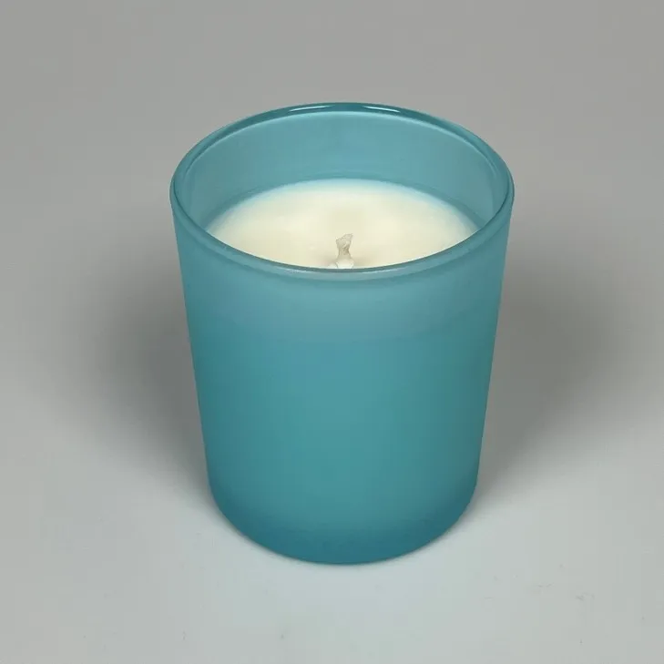 Świeca sojowa zapachowa w szkle błękitny mat - bawełniany knot 245 ml